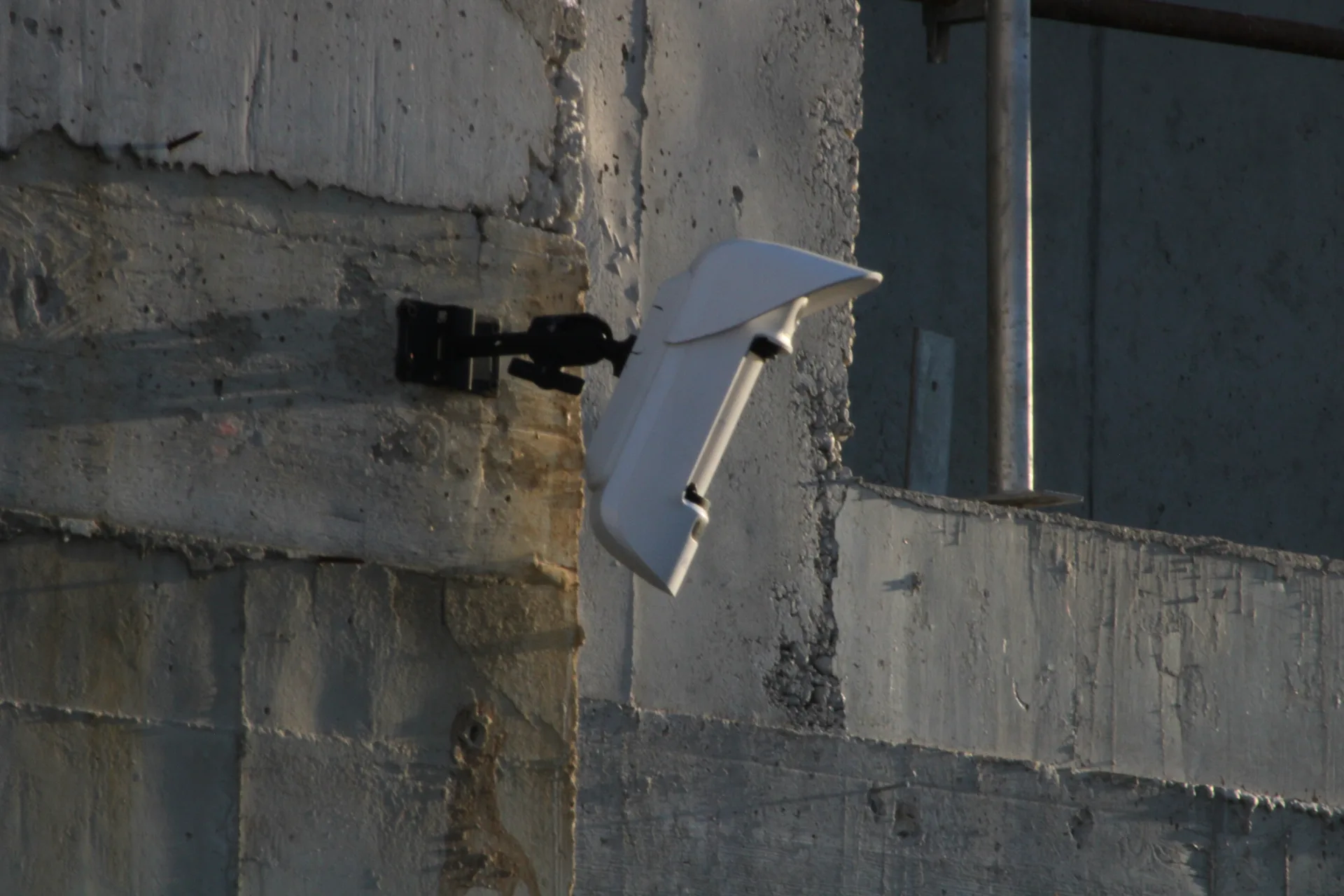Surveillance électronique chantier Seneris